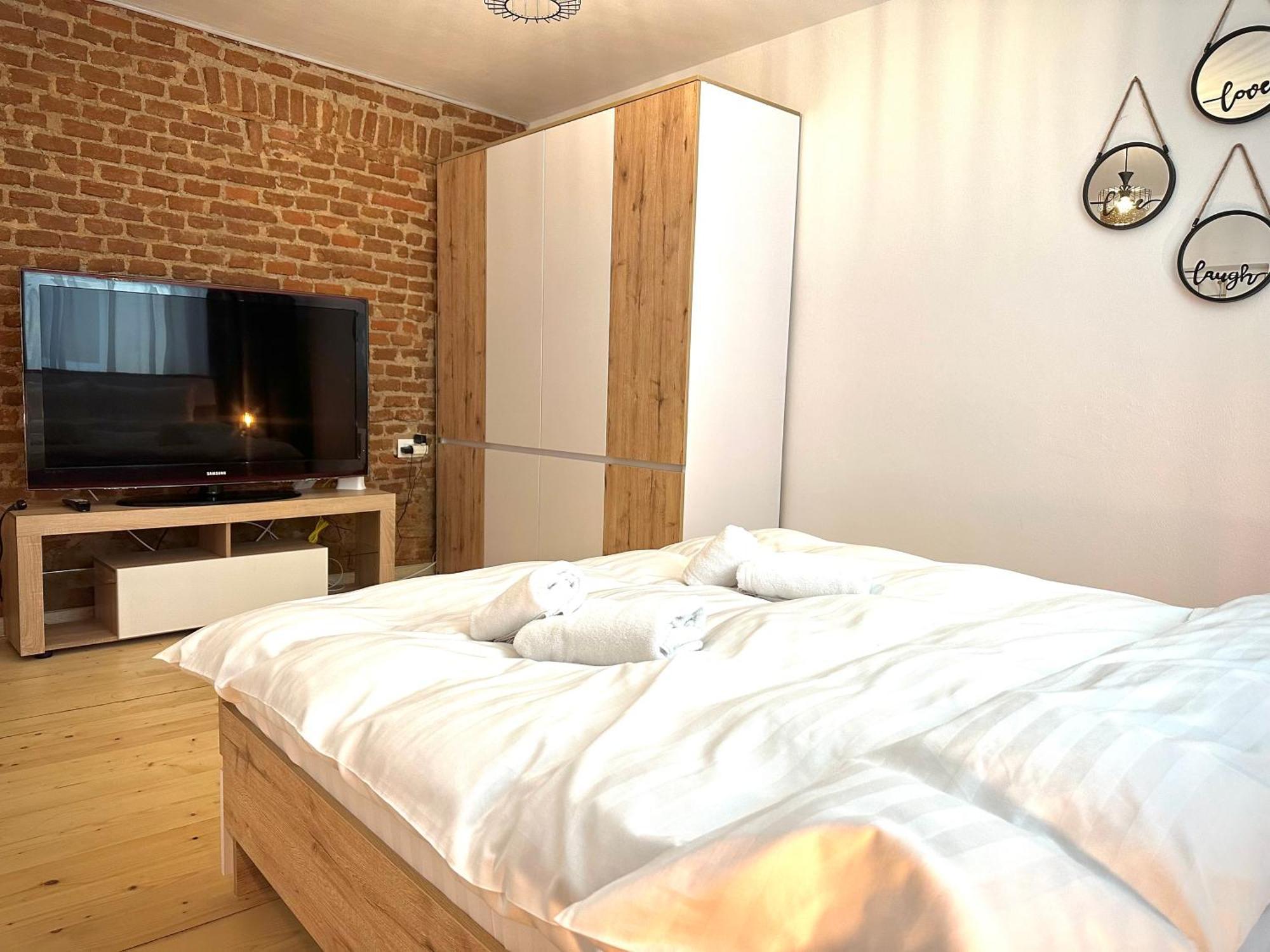 4Friendscentrubrasov Lägenhet Exteriör bild